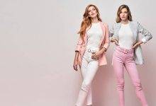 quick daily tips that can help improve your posture two fashionable women with great posture 1000x600 1